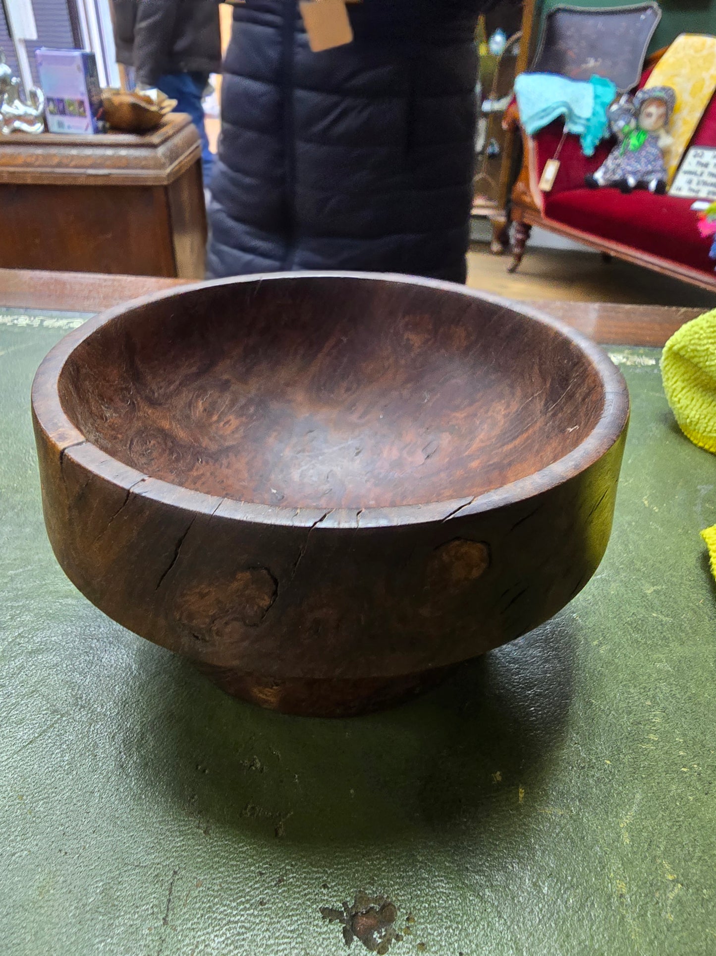 Hand turned wooden bowl - Black Walnut