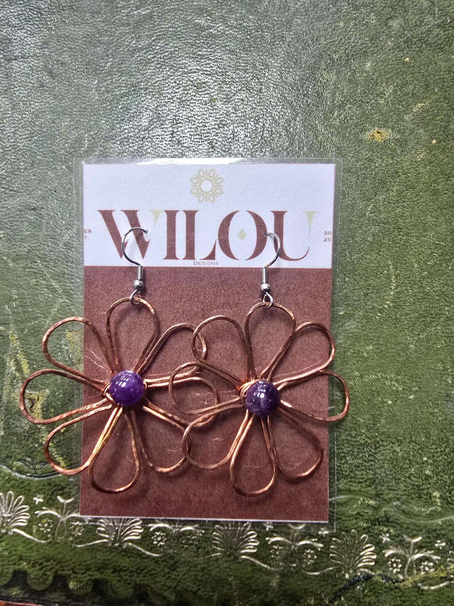 Copper flower earring - Amethyst by Wilou