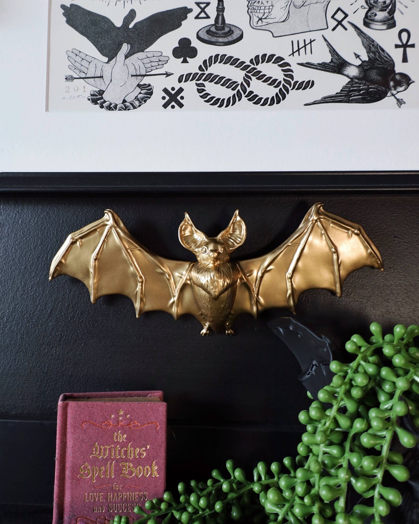 Bat Wall Hanging Front Facing Gold