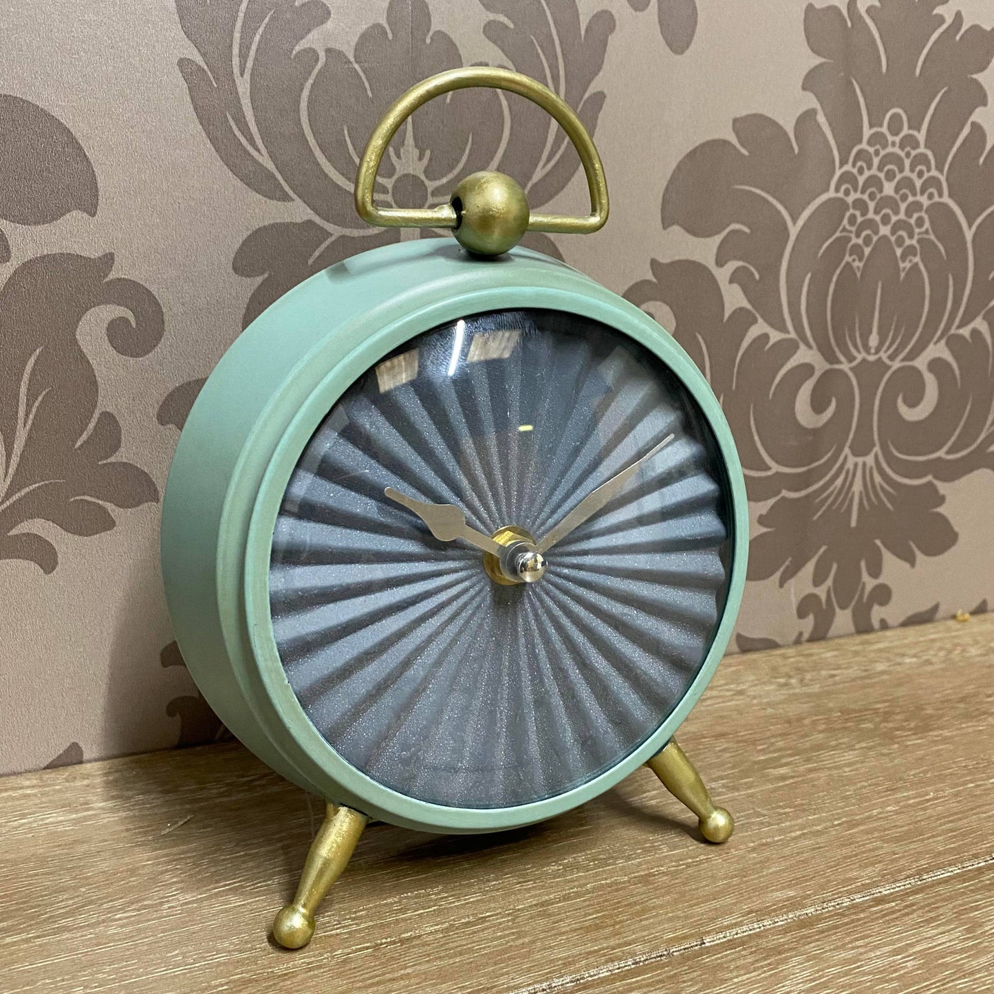 19Cm Table Clock