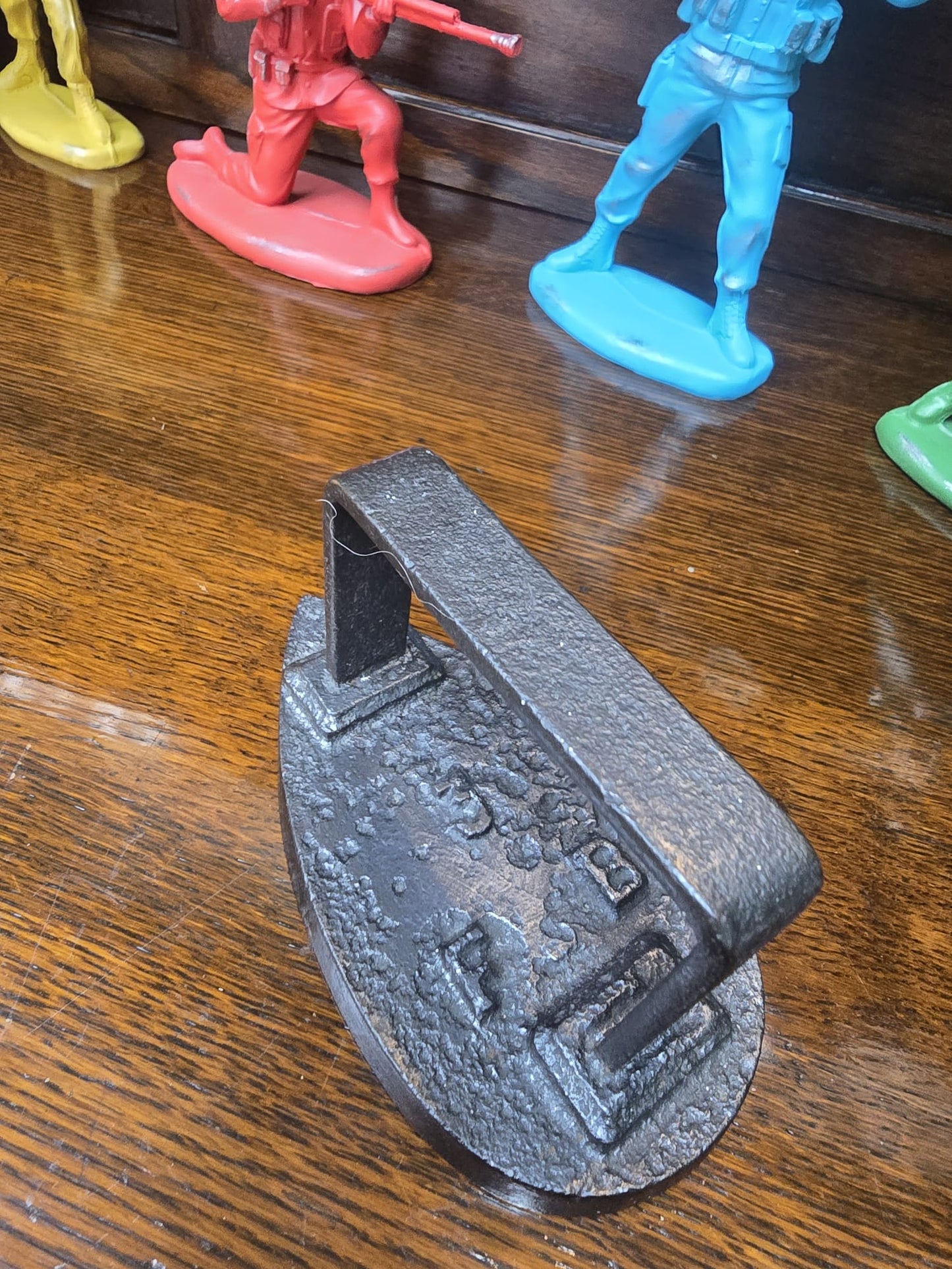 Cast Iron Iron
