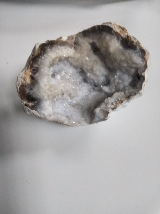 Quartz geode half